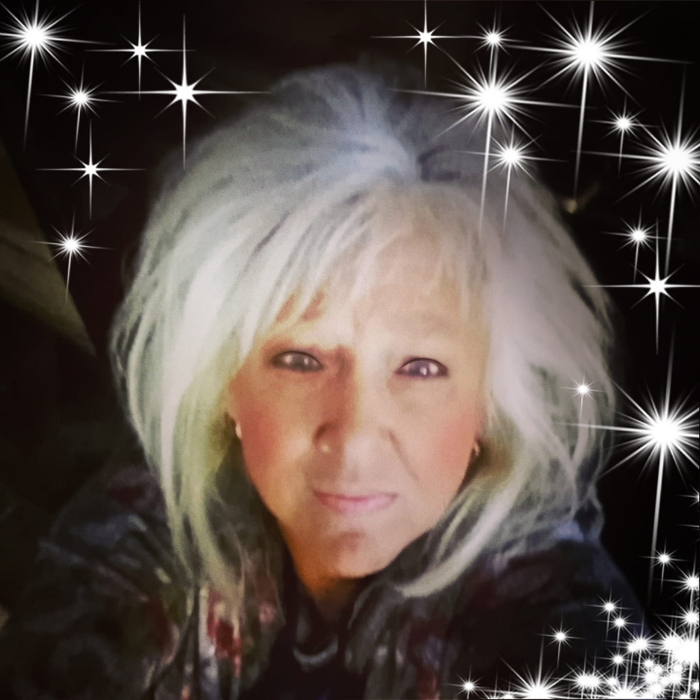 Meet your Posher, Laurie